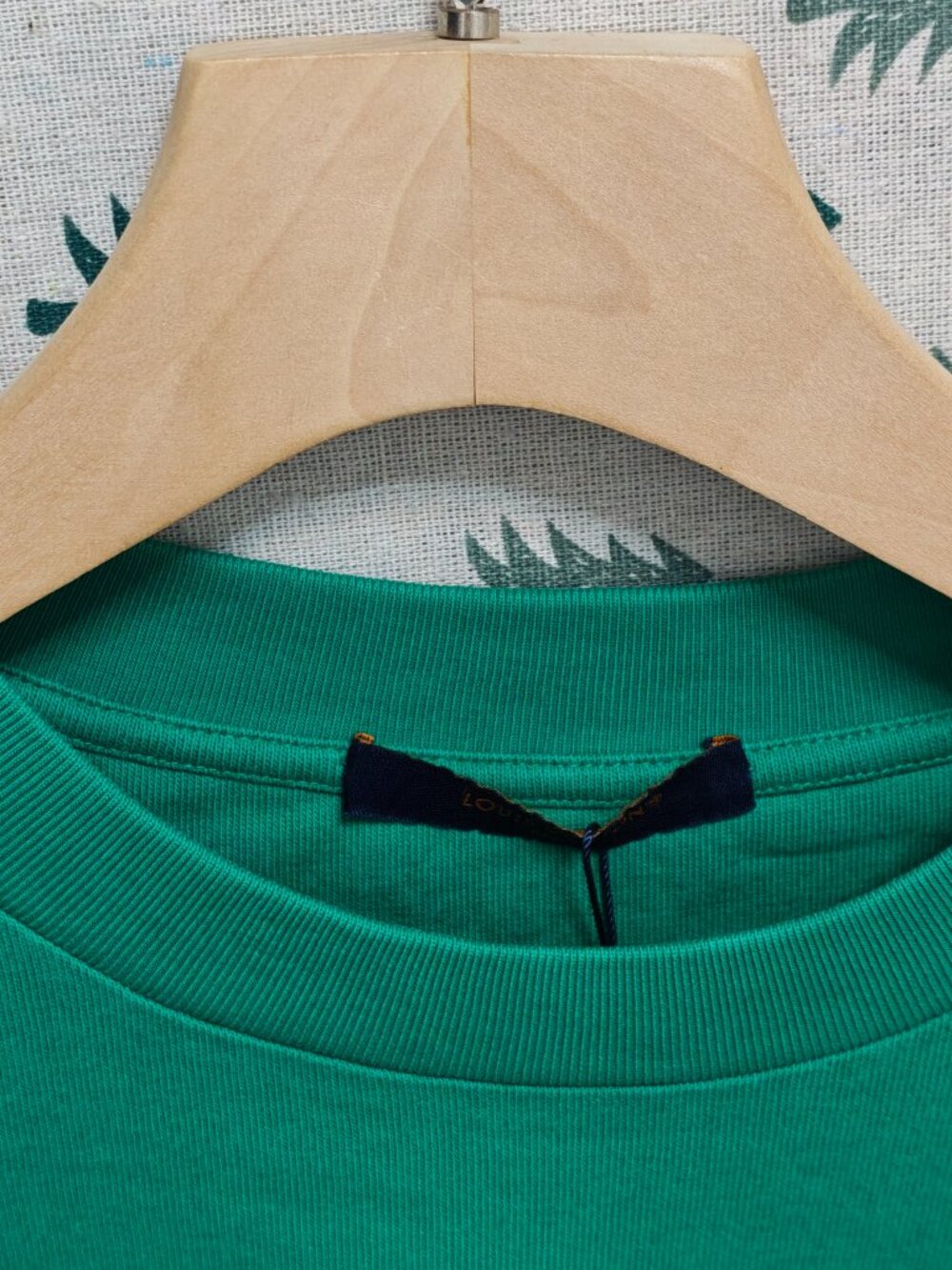 Unisex Bright Green Crew Neck T‑Shirt Raised Chenille Text Logo Casual Top - Picture 3 of 9